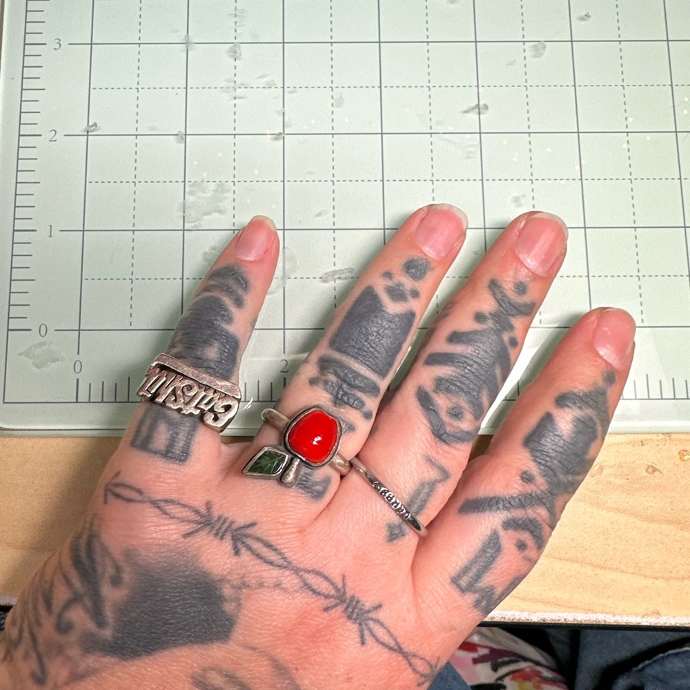 Sterling silver artisan Red Apple Ring - Picture 3 of 3